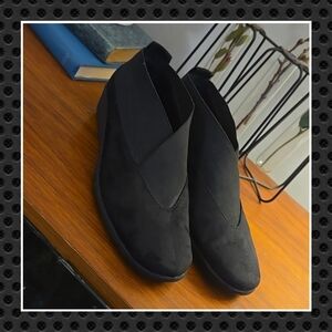 Laura Ashley slipons size 8